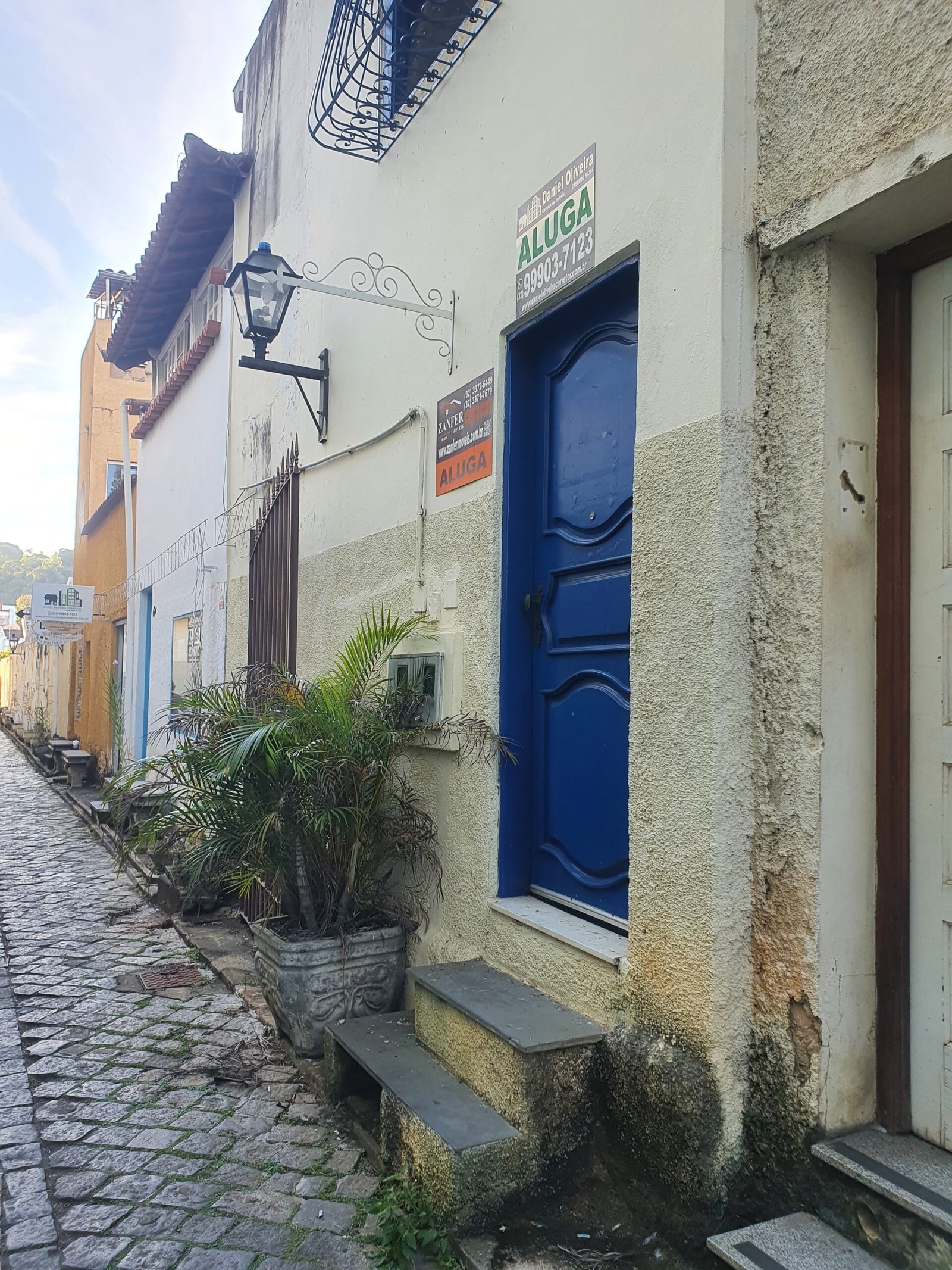 Cômodo comercial mobiliado no beco do teatro